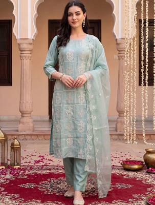 women ethnic motifs embroidered regular thread work kurta with trousers & with dupatta 6