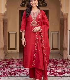women ethnic motifs embroidered regular thread work kurta with trousers & with dupatta