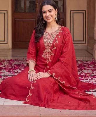women ethnic motifs embroidered regular thread work kurta with trousers & with dupatta 3