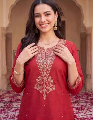 women ethnic motifs embroidered regular thread work kurta with trousers & with dupatta 5