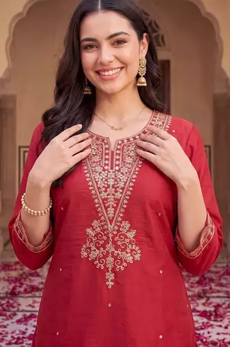 women ethnic motifs embroidered regular thread work kurta with trousers & with dupatta