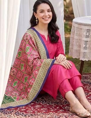 women ethnic motifs regular kurta with trousers & with dupatta 2
