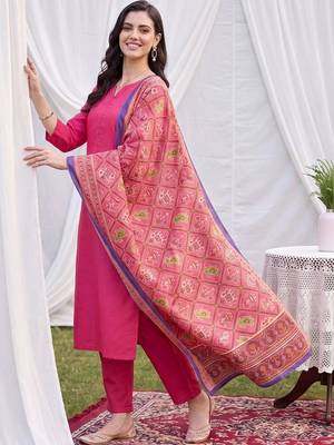 women ethnic motifs regular kurta with trousers & with dupatta 4