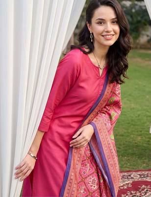 women ethnic motifs regular kurta with trousers & with dupatta 5