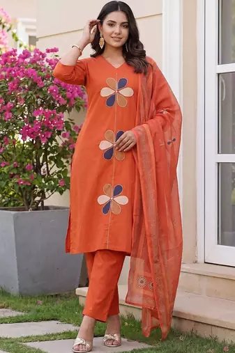 women floral embroidered regular cotton kurta with trousers & with dupatta