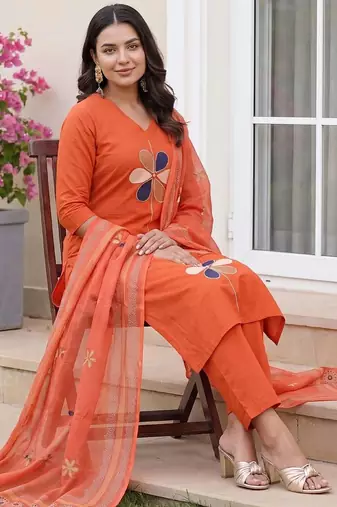 women floral embroidered regular cotton kurta with trousers & with dupatta