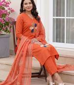 women floral embroidered regular cotton kurta with trousers & with dupatta