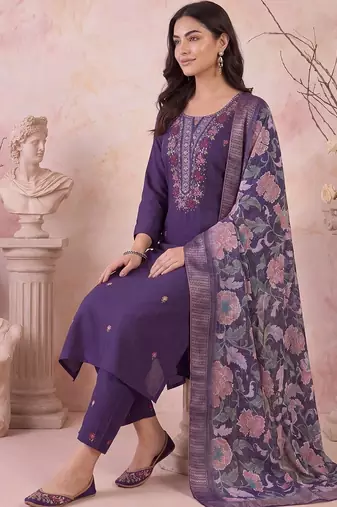 women floral embroidered regular thread work kurta with trousers & with dupatta