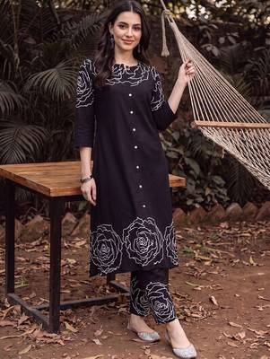women floral printed regular cotton kurta with trousers 1