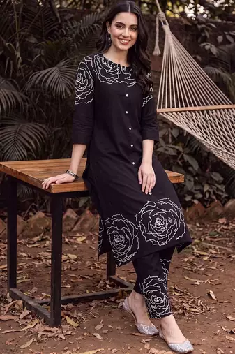women floral printed regular cotton kurta with trousers
