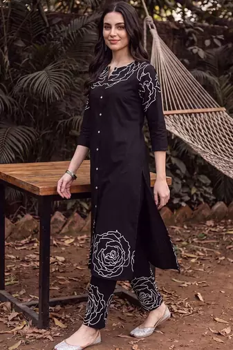 women floral printed regular cotton kurta with trousers