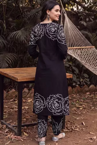 women floral printed regular cotton kurta with trousers