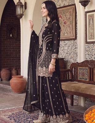 women ethnic motifs embroidered regular thread work kurta with sharara & with dupatta 5