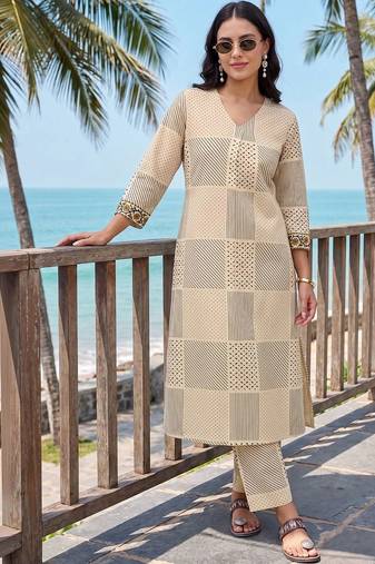 women printed regular cotton kurta with trousers