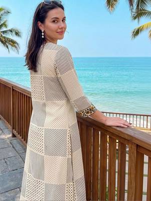 women printed regular cotton kurta with trousers 2
