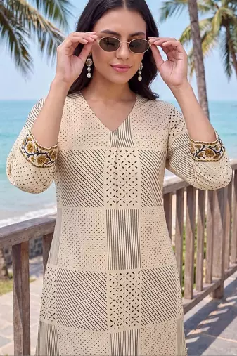 women printed regular cotton kurta with trousers