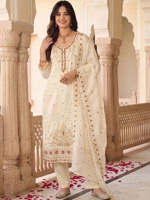 women ethnic motifs embroidered regular thread work kurta with trousers & with dupatta 1