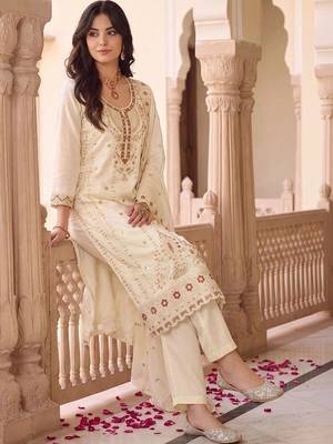 women ethnic motifs embroidered regular thread work kurta with trousers & with dupatta 2