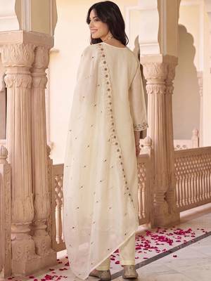 women ethnic motifs embroidered regular thread work kurta with trousers & with dupatta 6