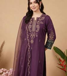 women ethnic motifs embroidered regular kurta with trousers & with dupatta