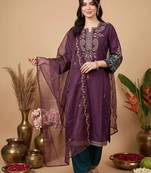 women ethnic motifs embroidered regular kurta with trousers & with dupatta