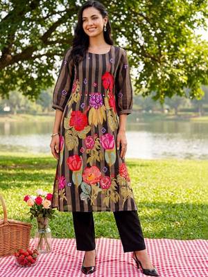 women floral printed regular cotton kurta with trousers 1