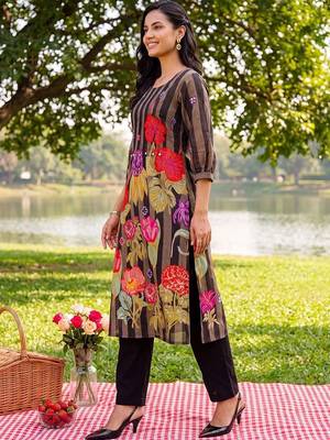 women floral printed regular cotton kurta with trousers 2