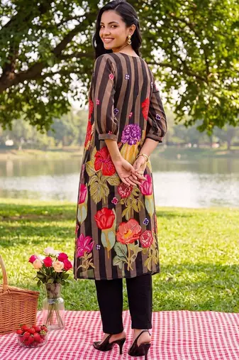 women floral printed regular cotton kurta with trousers