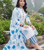 women floral printed regular cotton kurta with trousers & with dupatta