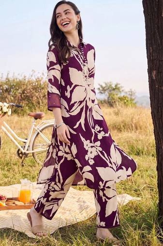 women floral printed regular sequinned kurta with trousers