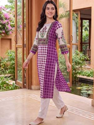 women printed regular cotton kurta with trousers 3