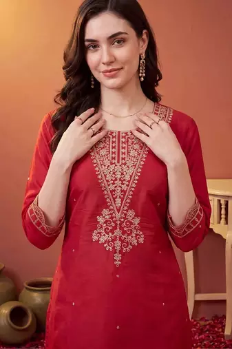 women ethnic motifs embroidered regular kurta with trousers & with dupatta