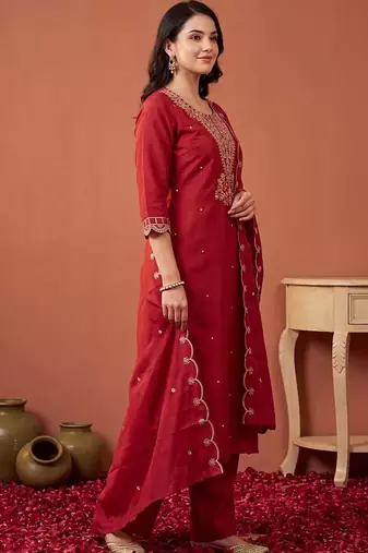 women ethnic motifs embroidered regular kurta with trousers & with dupatta