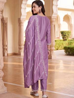 women ethnic motifs embroidered regular thread work kurta with trousers & with dupatta 2