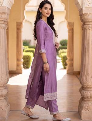 women ethnic motifs embroidered regular thread work kurta with trousers & with dupatta 3