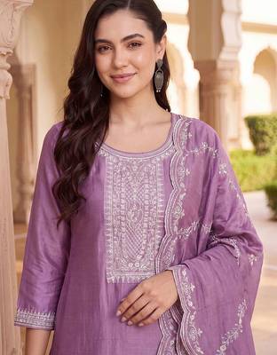 women ethnic motifs embroidered regular thread work kurta with trousers & with dupatta 6