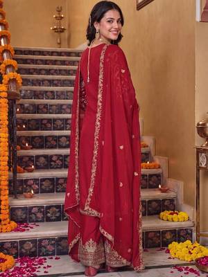 women ethnic motifs embroidered regular kurta with palazzos & with dupatta 2