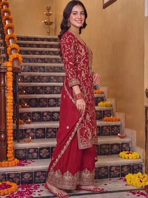 women ethnic motifs embroidered regular kurta with palazzos & with dupatta 5