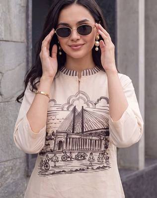 women printed regular kurta with trousers 5