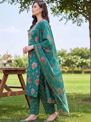 women floral printed regular thread work cotton kurta with trousers & with dupatta 3