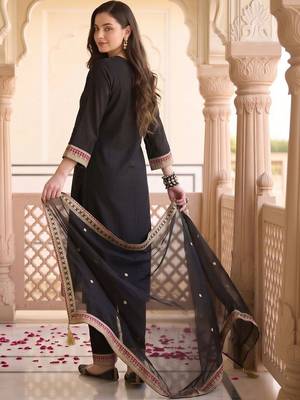 women ethnic motifs embroidered regular thread work kurta with trousers & with dupatta 6