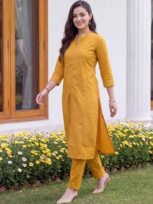 women panelled kurta with trousers 1