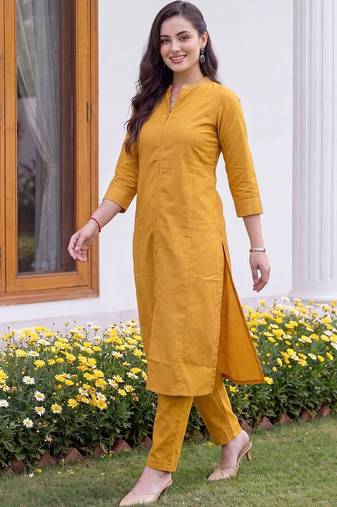 women panelled kurta with trousers