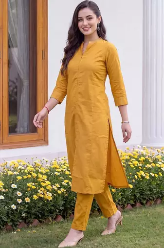 women panelled kurta with trousers