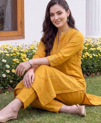 women panelled kurta with trousers 5
