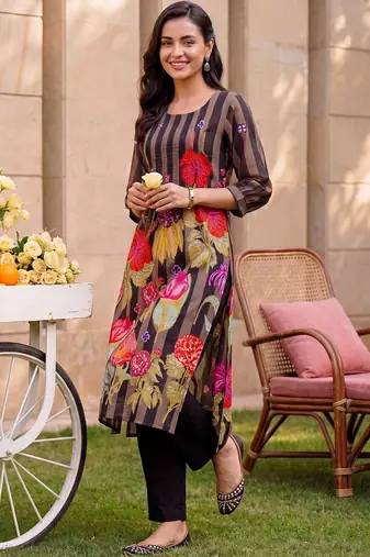 women floral printed regular beads and stones cotton kurta with trousers