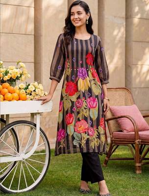 women floral printed regular beads and stones cotton kurta with trousers 6
