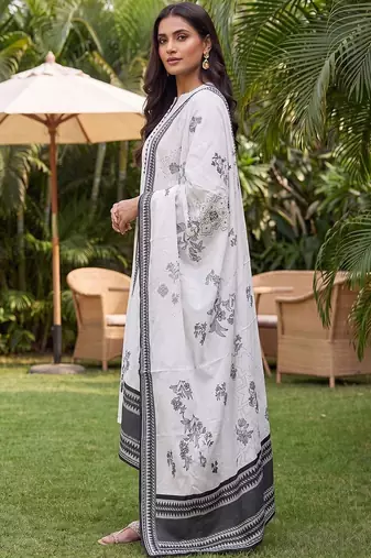women floral printed regular cotton kurta with palazzos & with dupatta