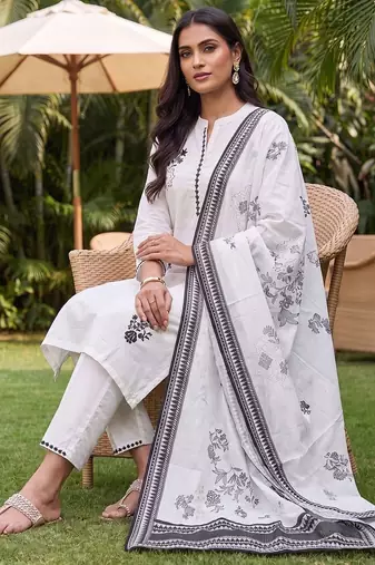 women floral printed regular cotton kurta with palazzos & with dupatta