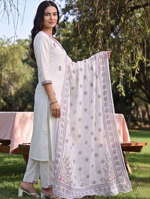 women ethnic motifs embroidered regular thread work cotton kurta with trousers & with dupatta 3